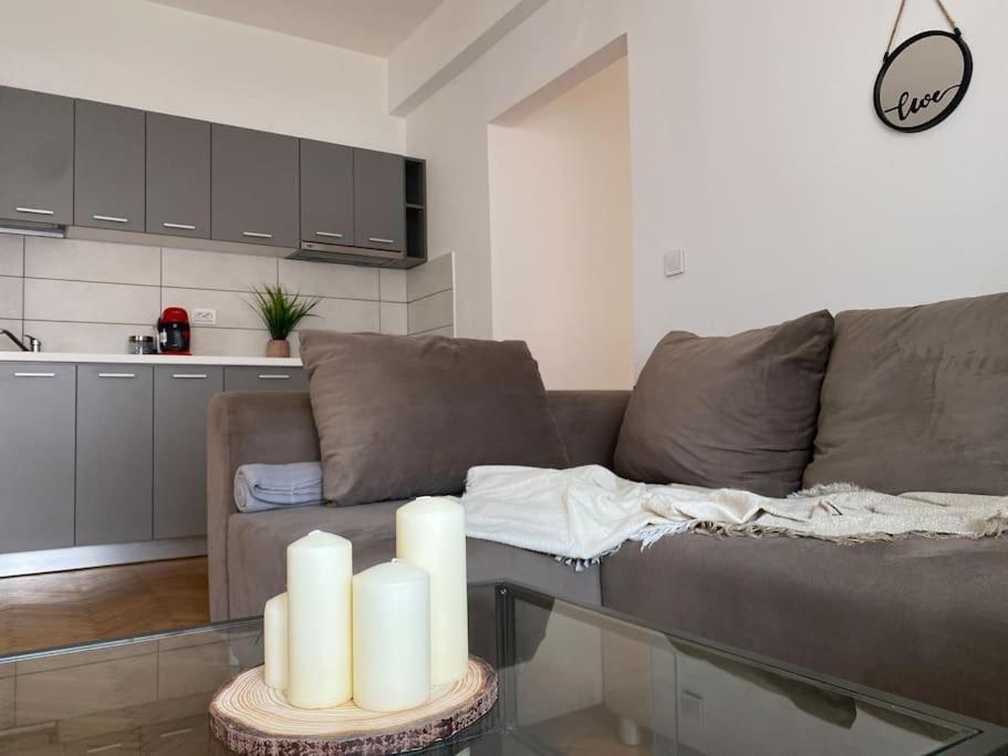2 Bedroom Apartment With Terrace In City Center Бухарест Екстер'єр фото