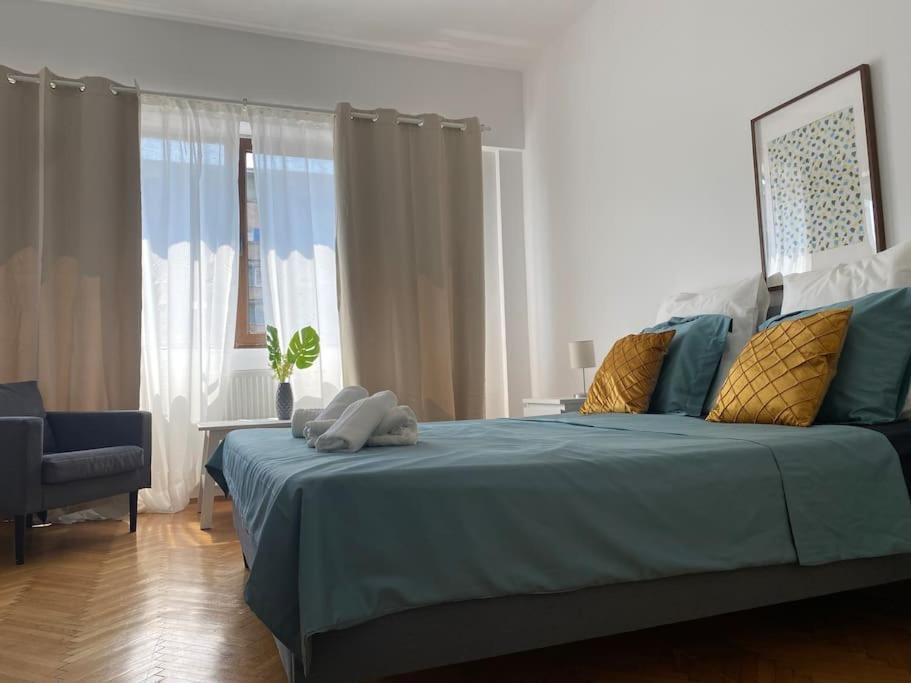 2 Bedroom Apartment With Terrace In City Center Бухарест Екстер'єр фото